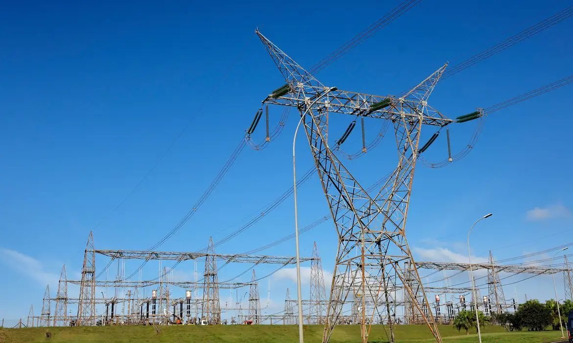 Comitê antecipa geração de energia para evitar impactos do El Niño